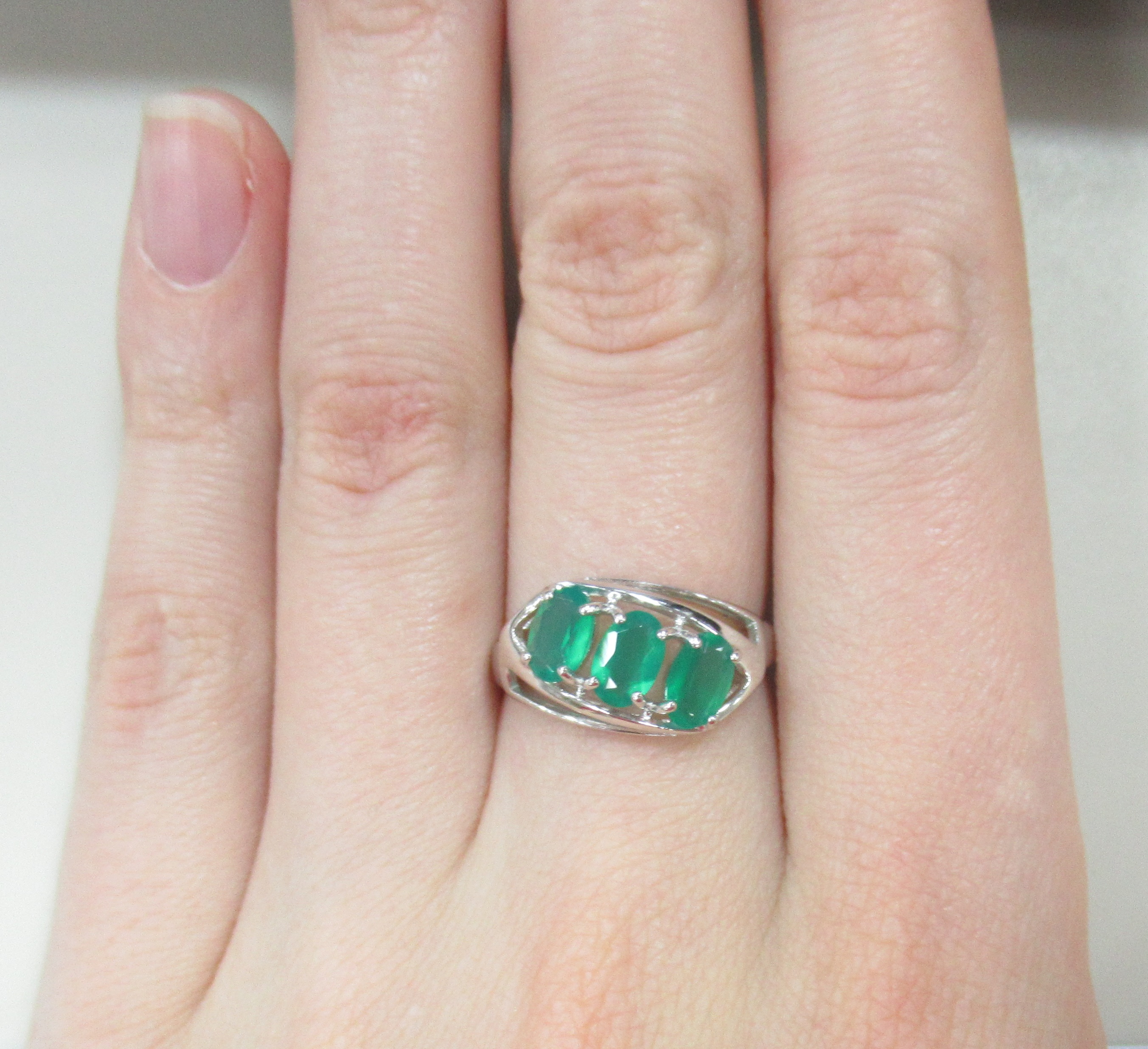 Серебряное кольцо с агатами